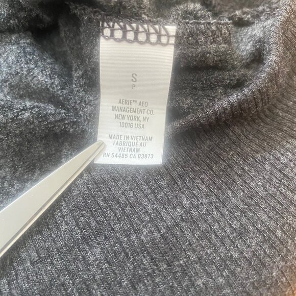 Aerie Dreamy Soft Sweatshirt Dark Charcoal Grey with Gold Star Pattern - Picture 6 of 9